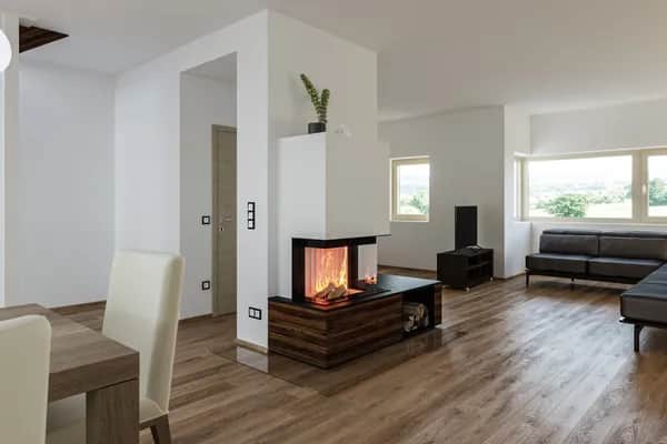 Stilvoller Kachelofen für moderne Wohnräume